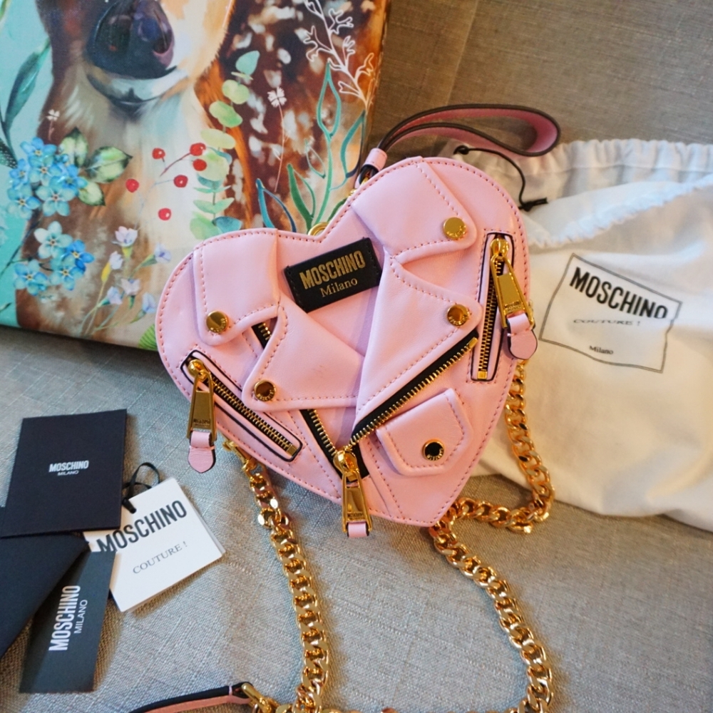 Auth Moschino Biker heart chain bag